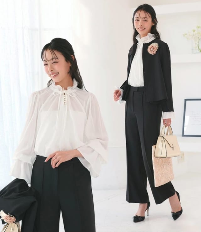 卒業式・入学式におすすめのジャケットとセミフレアパンツの黒パンツスーツ3点セット