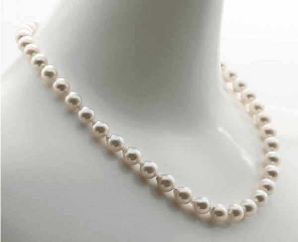 7mmパールネックレスの着用イメージ フォーマル向け