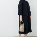 ナチュラル派ママにおすすめのフォーマルスーツコーデ｜卒園式・入学式にも着まわせる上品セットアップ