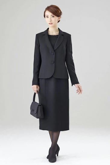 MONOIR BLACKLABELテーラードジャケット喪服｜知的で上品な40代向けブラックフォーマル