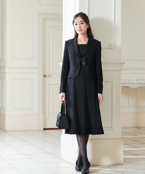 nissenシンプル喪服アンサンブルスーツ｜リボンデザインで上品な40代向けブラックフォーマル