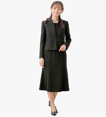 ニッセンの喪服 テーラードジャケットのシンプルなワンピーススーツ